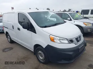 2016 Nissan NV200 S with VIN 3N6CM0KN3GK701545, listed as a IAAI auction lot 40633003 with 153,181 mi miles. Bid and sale history available at carsss.com. Image 1.