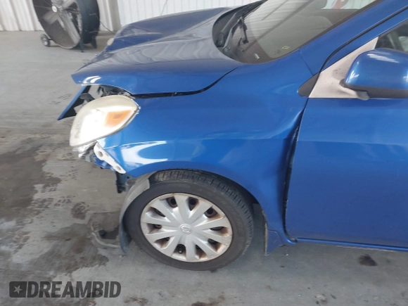 2014 Nissan Versa SV with VIN 3N1CN7AP0EL866801, listed as a IAAI auction lot 41422470 with 162,580 mi miles. Bid and sale history available at carsss.com. Image 6.