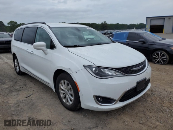 2017 Chrysler Pacifica Touring L with VIN 2C4RC1BG2HR734557, listed as a Copart auction lot 53630065 with 147,955 mi miles and Salvage Title. Bid and sale history available at DreamBid. Image 4.
