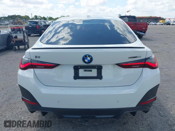 2024 BMW i4 eDrive35 z VIN WBY43AW02RFS79370, wystawiony jako IAAI lot #41887964 z przebiegiem 11 910 mil mil oraz . Historia ofert i sprzedaży dostępna na DreamBid. Obrazek 16.