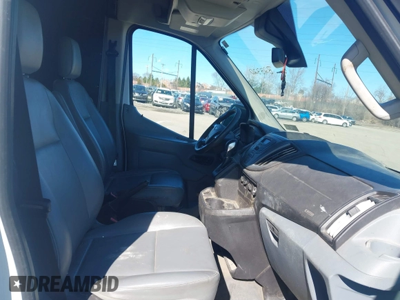 2019 Ford Transit with VIN 1FTYR2CM3KKB23320, listed as a IAAI auction lot 41824025 with 29,221 mi miles. Bid and sale history available at carsss.com. Image 5.