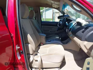 2009 Toyota Tacoma with VIN 5TELU42N19Z617499, listed as a IAAI auction lot 42137195 with 191,280 mi miles and . Bid and sale history available at DreamBid. Image 5.