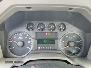 2008 Ford F-250 z VIN 1FDNF20518EE09582, wystawiony jako Copart lot #46505405 z przebiegiem 167 669 mil mil oraz Nie do naprawy • Non repairable. Historia ofert i sprzedaży dostępna na DreamBid. Obrazek 9.