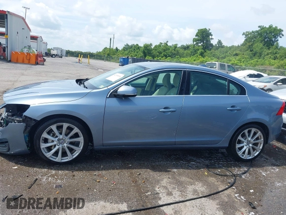 2017 Volvo S60 Inscription z VIN LYV402TK5HB196218, wystawiony jako IAAI lot #42330936 z przebiegiem 111 608 mil mil oraz . Historia ofert i sprzedaży dostępna na DreamBid. Obrazek 15.