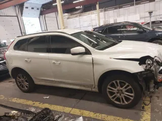 2016 Volvo XC60 T5 Drive-E with VIN YV440MDJ0G2920301, listed as a IAAI auction lot 40956289 with 137,565 mi miles. Bid and sale history available at carsss.com. Image 14.