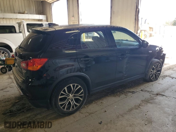 2019 Mitsubishi Outlander ES z VIN JA4AR3AU6KU005531, wystawiony jako Copart lot #54081945 z przebiegiem 108 599 mil mil oraz Tytuł czysty. Historia ofert i sprzedaży dostępna na DreamBid. Obrazek 3.