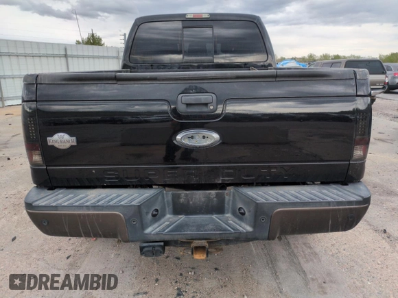 2015 Ford F-250 Lariat z VIN 1FT7W2BTXFEC34304, wystawiony jako Copart lot #55057775 z przebiegiem 128 368 mil mil oraz Szkoda całkowita • Salvage title. Historia ofert i sprzedaży dostępna na DreamBid. Obrazek 6.