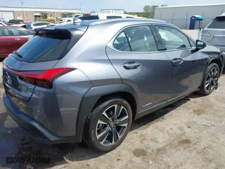 2021 Lexus UX with VIN JTHP9JBH1M2040593, listed as a IAAI auction lot 42024493 with 33,394 mi miles. Bid and sale history available at carsss.com. Image 4.
