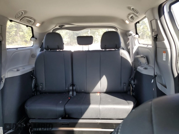 2020 Toyota Sienna SE with VIN 5TDXZ3DC9LS050441, listed as a Copart auction lot 77310274 with 43,452 mi miles and Salvage Title. Bid and sale history available at carsss.com. Image 10.