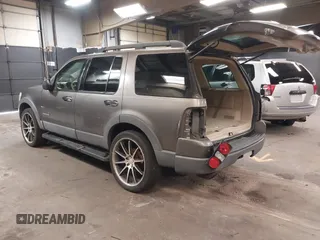 2006 Ford Explorer XLT with VIN 1FMEU73E06UB06021, listed as a IAAI auction lot 41910253 with 202,797 mi miles. Bid and sale history available at carsss.com. Image 3.