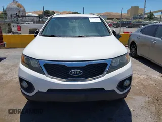 2013 Kia Sorento EX with VIN 5XYKUDA64DG370245, listed as a IAAI auction lot 42688504 with 172,060 mi miles and . Bid and sale history available at DreamBid. Image 6.
