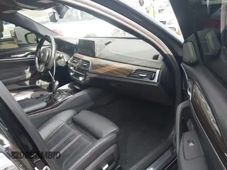 2018 BMW 5 Series 540i z VIN WBAJE5C5XJWA94252, wystawiony jako IAAI lot #42119366 z przebiegiem 53 762 mil mil oraz . Historia ofert i sprzedaży dostępna na DreamBid. Obrazek 5.