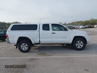 2008 Toyota Tacoma with VIN 5TEUU42N08Z580044, listed as a IAAI auction lot 41904353 with Not Provided miles and . Bid and sale history available at carsss.com. Image 13.