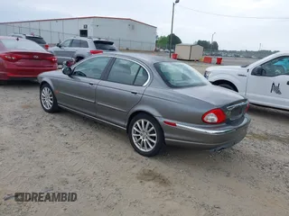 2007 Jaguar X-Type z VIN SAJWA51A17WJ07837, wystawiony jako IAAI lot #42166665 z przebiegiem 74 297 mil mil oraz . Historia ofert i sprzedaży dostępna na DreamBid. Obrazek 3.