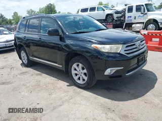 2011 Toyota Highlander z VIN 5TDBK3EH5BS090250, wystawiony jako IAAI lot #42216937 z przebiegiem 191 201 mil mil oraz . Historia ofert i sprzedaży dostępna na DreamBid. Obrazek 1.