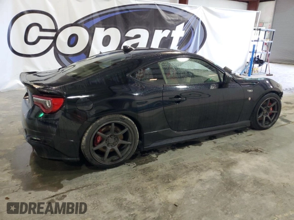 2019 Toyota 86 GT z VIN JF1ZNAE17K9702661, wystawiony jako Copart lot #52847335 z przebiegiem 69 831 mil mil oraz Czysty tytuł • Clean title. Historia ofert i sprzedaży dostępna na DreamBid. Obrazek 3.