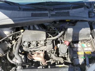 2000 Toyota Sienna LE with VIN 4T3ZF13C2YU254124, listed as a Copart auction lot 52034205 with 178,072 mi miles and Clean Title. Bid and sale history available at carsss.com. Image 12.