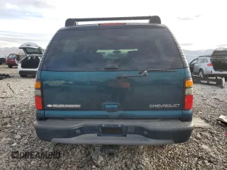 2005 Chevrolet Suburban Z71 with VIN 3GNFK16ZX5G275563, listed as a Copart auction lot 85082084 with 217,164 mi miles and Salvage Title. Bid and sale history available at carsss.com. Image 6.
