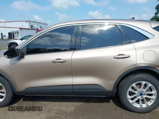2020 Ford Escape SE с VIN 1FMCU9G67LUA94600, выставлен на аукционе IAAI как лот 42352070 с пробегом 8 миль миль и . История ставок и продаж доступна на DreamBid. Изображение 14.
