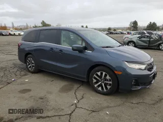 2025 Honda Odyssey EX-L with VIN 5FNRL6H69SB005860, listed as a Copart auction lot 86917704 with 4,582 mi miles and Salvage Title. Bid and sale history available at carsss.com. Image 4.