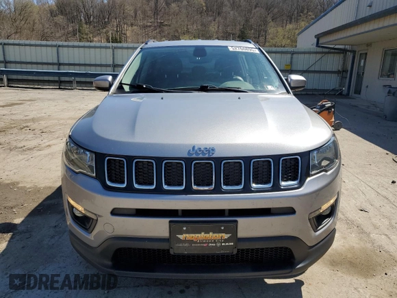 2019 Jeep Compass Latitude with VIN 3C4NJDBB1KT703251, listed as a Copart auction lot 52760895 with 73,026 mi miles and Salvage Title. Bid and sale history available at DreamBid. Image 5.