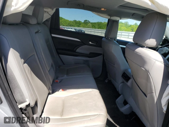 2016 Toyota Highlander XLE z VIN 5TDJKRFH1GS304526, wystawiony jako Copart lot #53499635 z przebiegiem 158 190 mil mil oraz Szkoda całkowita • Salvage title. Historia ofert i sprzedaży dostępna na DreamBid. Obrazek 12.