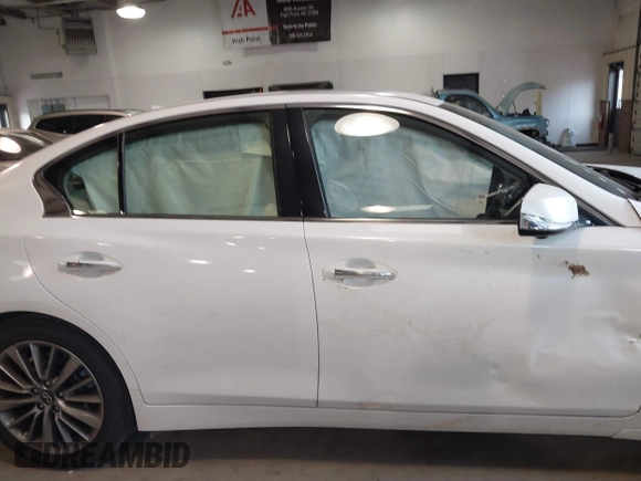 2021 Infiniti Q50 Luxe with VIN JN1EV7BP5MM706912, listed as a IAAI auction lot 41419631 with 40,233 mi miles and . Bid and sale history available at carsss.com. Image 14.