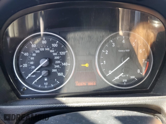 2007 BMW 3 Series 328i z VIN WBAWB33577PV70251, wystawiony jako Copart lot #50521915 z przebiegiem 182 676 mil mil oraz Czysty tytuł • Clean title. Historia ofert i sprzedaży dostępna na DreamBid. Obrazek 9.