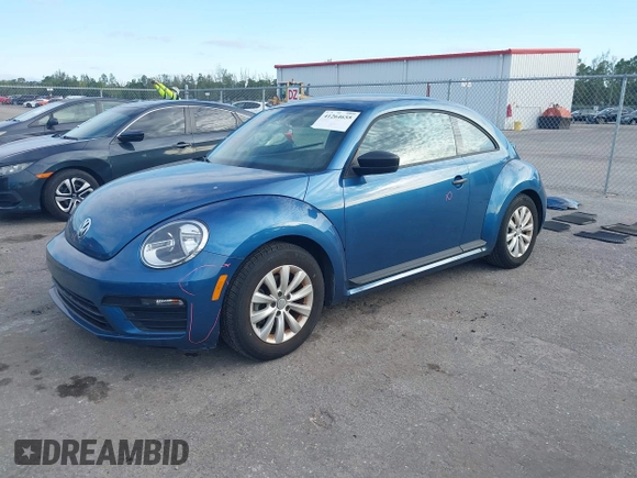 2018 Volkswagen Beetle S z VIN 3VWFD7AT5JM710121, wystawiony jako IAAI lot #41264655 z przebiegiem 37 871 mil mil oraz . Historia ofert i sprzedaży dostępna na DreamBid. Obrazek 17.