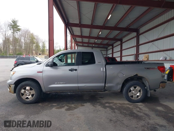 2008 Toyota Tundra z VIN 5TBBV54168S492738, wystawiony jako IAAI lot #41933935 z przebiegiem 225 767 mil mil oraz . Historia ofert i sprzedaży dostępna na DreamBid. Obrazek 14.