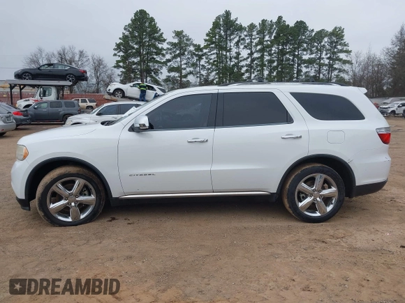 2013 Dodge Durango Citadel z VIN 1C4RDHEG6DC661116, wystawiony jako IAAI lot #41553298 z przebiegiem 208 767 mil mil oraz . Historia ofert i sprzedaży dostępna na DreamBid. Obrazek 14.