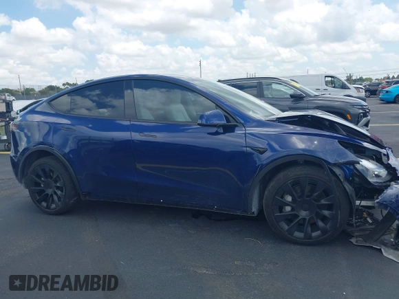 2024 Tesla Model Y с VIN 7SAYGDED8RF015882, выставлен на аукционе IAAI как лот 42202963 с пробегом 10 597 миль миль и . История ставок и продаж доступна на DreamBid. Изображение 13.