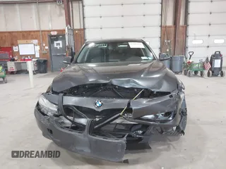 2013 BMW 3 Series 328i xDrive с VIN WBA3B5G50DNP40353, выставлен на аукционе IAAI как лот 42425411 с пробегом 112 879 миль миль и . История ставок и продаж доступна на DreamBid. Изображение 12.