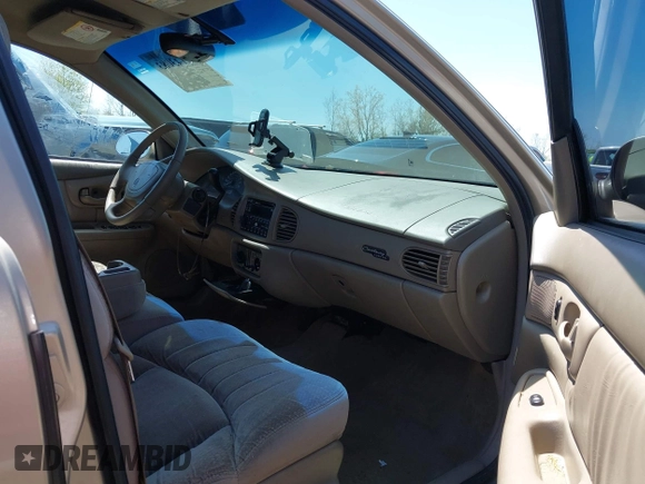 2001 Buick Century Custom with VIN 2G4WS52J611261772, listed as a IAAI auction lot 42143083 with Not Provided miles and . Bid and sale history available at carsss.com. Image 5.