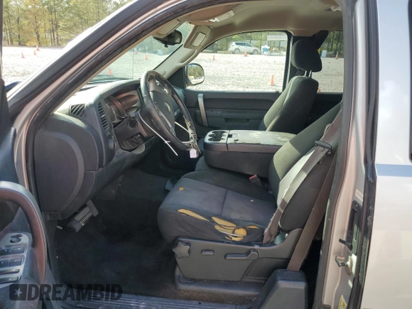 2010 Chevrolet Silverado 1500 LT with VIN 1GCSCSE09AZ156331, listed as a Copart auction lot 85277304 with 249,980 mi miles and Salvage Title. Bid and sale history available at DreamBid. Image 7.