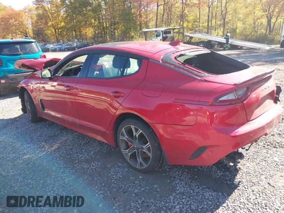 2018 Kia Stinger GT2 with VIN KNAE55LC0J6019590, listed as a IAAI auction lot 40627501 with 90,021 mi miles. Bid and sale history available at carsss.com. Image 3.