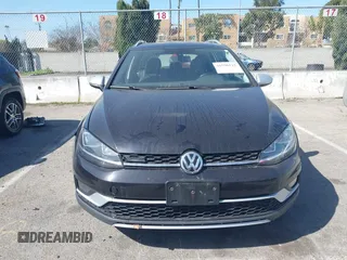 2018 Volkswagen Golf S z VIN 3VWH17AU4JM750975, wystawiony jako IAAI lot #41590132 z przebiegiem 51 479 mil mil oraz . Historia ofert i sprzedaży dostępna na DreamBid. Obrazek 12.