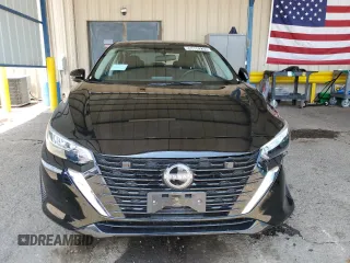 2025 Nissan Sentra S z VIN 3N1AB8BV5SY291712, wystawiony jako Copart lot #59800235 z przebiegiem 5 240 mil mil oraz Czysty tytuł • Clean title. Historia ofert i sprzedaży dostępna na DreamBid. Obrazek 5.
