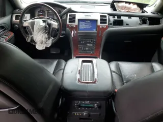 2013 Cadillac Escalade Premium z VIN 1GYS4CEF1DR369652, wystawiony jako Copart lot #57484115 z przebiegiem 93 013 mil mil oraz Nie do naprawy • Non repairable. Historia ofert i sprzedaży dostępna na DreamBid. Obrazek 8.