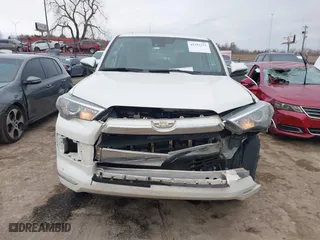 2020 Toyota 4Runner SR5 with VIN JTEBU5JR2L5822163, listed as a IAAI auction lot 41352311 with 100,418 mi miles. Bid and sale history available at carsss.com. Image 12.