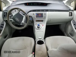 2013 Toyota Prius One z VIN JTDKN3DU4D5607682, wystawiony jako Copart lot #59471765 z przebiegiem 143 690 mil mil oraz Czysty tytuł • Clean title. Historia ofert i sprzedaży dostępna na DreamBid. Obrazek 8.