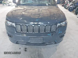 2017 Jeep Grand Cherokee Laredo with VIN 1C4RJFAG2HC786171, listed as a IAAI auction lot 40746519 with 166,136 mi miles. Bid and sale history available at carsss.com. Image 6.