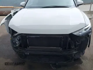 2021 Audi Q3 S line Premium z VIN WA1DECF31M1074155, wystawiony jako IAAI lot #42381678 z przebiegiem 36 894 mil mil oraz . Historia ofert i sprzedaży dostępna na DreamBid. Obrazek 6.