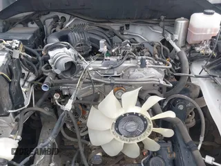 2021 Nissan NV Cargo SV z VIN 1N6BF0LY8MN809146, wystawiony jako IAAI lot #42005532 z przebiegiem 31 869 mil mil oraz . Historia ofert i sprzedaży dostępna na DreamBid. Obrazek 10.