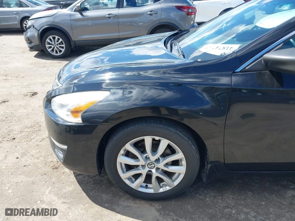 2013 Nissan Altima 2.5 S with VIN 1N4AL3AP6DC142212, listed as a IAAI auction lot 41874257 with 188,476 mi miles. Bid and sale history available at carsss.com. Image 6.