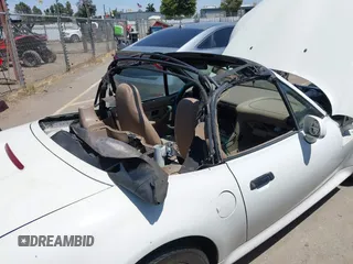 1997 BMW 3 Series Z3 1.9 z VIN 4USCH7323VLB79374, wystawiony jako IAAI lot #42371934 z przebiegiem 161 418 mil mil oraz . Historia ofert i sprzedaży dostępna na DreamBid. Obrazek 12.