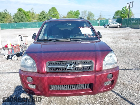 2008 Hyundai Tucson GLS with VIN KM8JM12B88U710566, listed as a IAAI auction lot 42132033 with 215,442 mi miles. Bid and sale history available at carsss.com. Image 6.