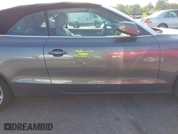 2013 Audi A5 Premium Plus z VIN WAULFAFH5DN009944, wystawiony jako IAAI lot #42508314 z przebiegiem 233 593 mil mil oraz . Historia ofert i sprzedaży dostępna na DreamBid. Obrazek 18.