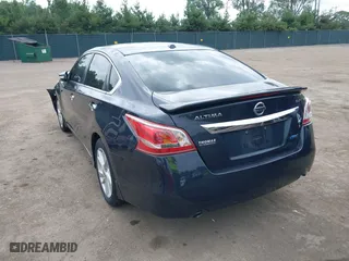 2013 Nissan Altima 2.5 SL with VIN 1N4AL3AP4DC151006, listed as a IAAI auction lot 40012493 with 136,247 mi miles. Bid and sale history available at carsss.com. Image 3.