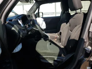 2021 Jeep Renegade 80th Anniversary with VIN ZACNJDBB2MPM65871, listed as a Copart auction lot 59635085 with 47,067 mi miles and Salvage title. Bid and sale history available at DreamBid. Image 7.